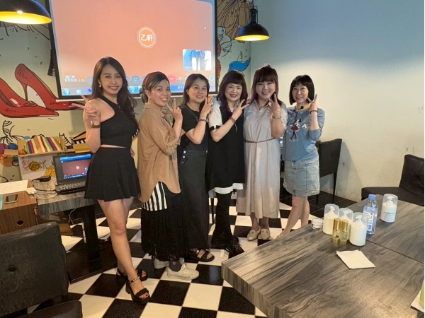 LINE_ALBUM_2025.9月 店員會議_261007_9