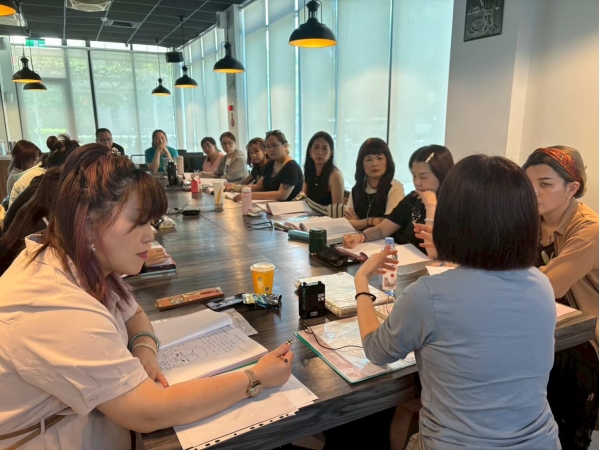 LINE_ALBUM_2025.9月 店員會議_261007_16
