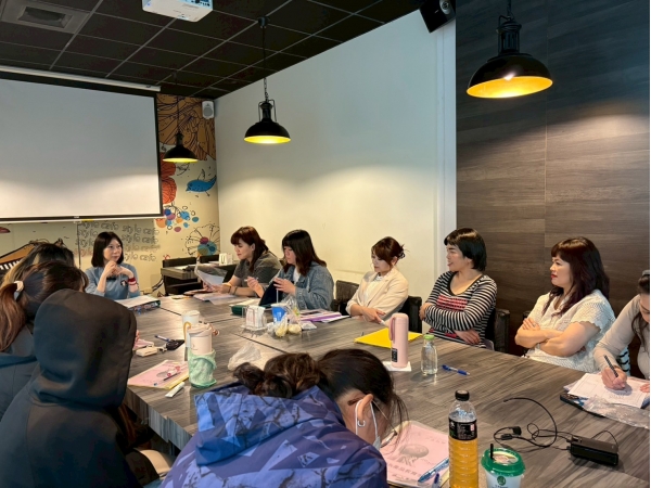 LINE_ALBUM_2025.11月-店務會議_261007_16
