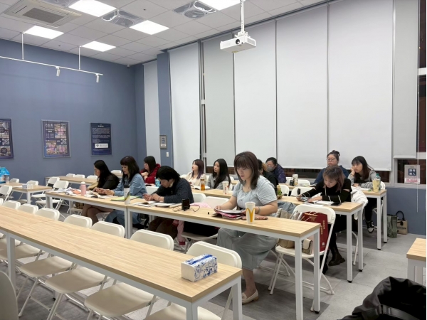 LINE_ALBUM_2025.12_店務會議_261007_13