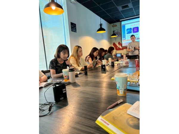 LINE_ALBUM_2025.6店務會議_250829_23