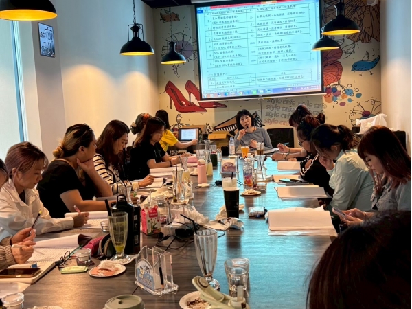 LINE_ALBUM_2025.9月 店員會議_261007_1